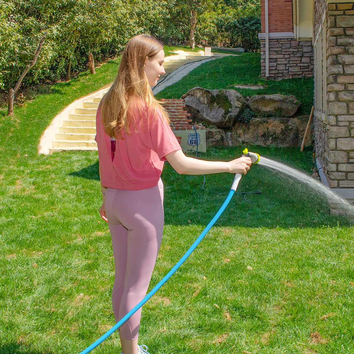 Fevone kink-resistant hose delivering smooth watering across lawns and beds.