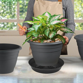 Feyvdzv 8-inch drip tray captures runoff and soil debris.