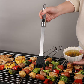 FIRBISI oil brush for even seasoning and glaze application.
