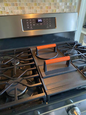 Firsgrill cast iron bacon press is easy to clean after use.