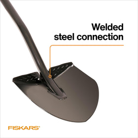 Fiskars digging shovel sharpened blade stays sharp through hard use.