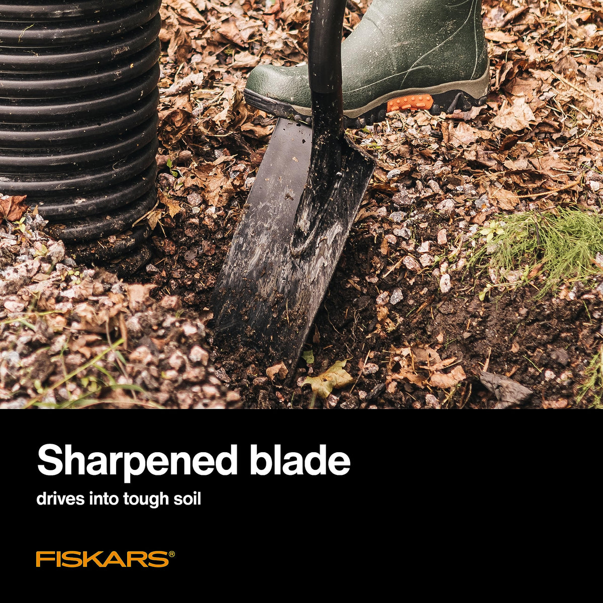 Fiskars digging shovel steel shaft provides sturdy leverage and durability.
