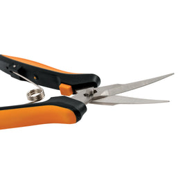 Fiskars easy-action spring reduces fatigue during cuts.