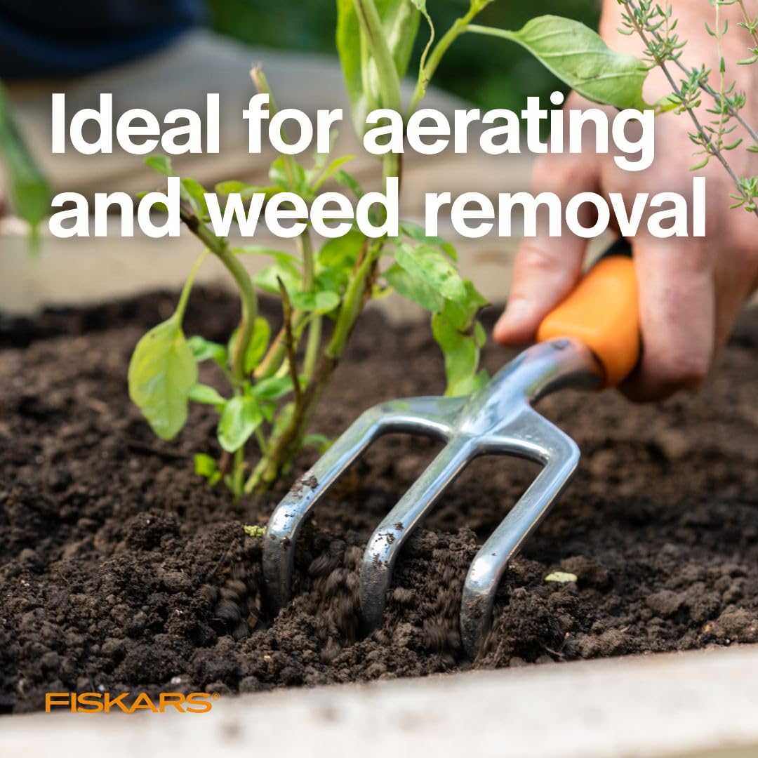 Fiskars Ergo Cultivator ergonomic non-slip handle reduces fatigue.