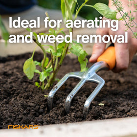 Fiskars Ergo Cultivator ergonomic non-slip handle reduces fatigue.