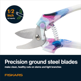 Fiskars FiberComp trowel: lightweight digging for potting and transplanting with rustproof durability.
