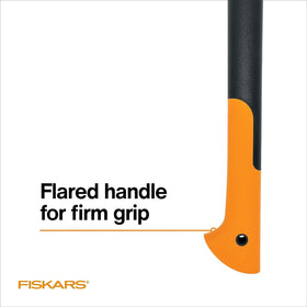 Fiskars Hookaroon protective sheath protects blade during storage.