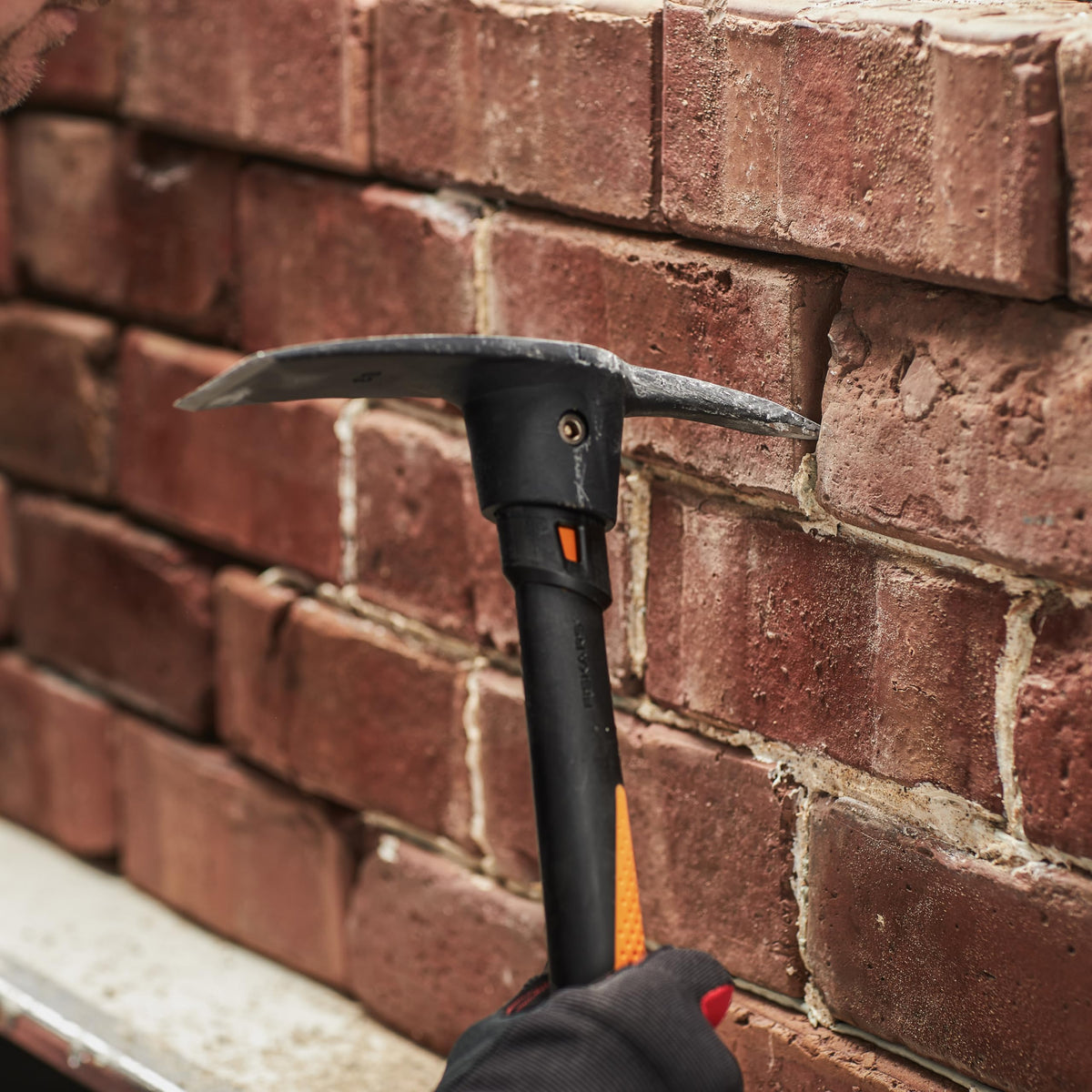 Fiskars IsoCore system reduces vibration for smoother swings
