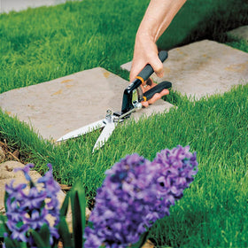Fiskars Power-Lever Grass Shears handle and lock for safe storage