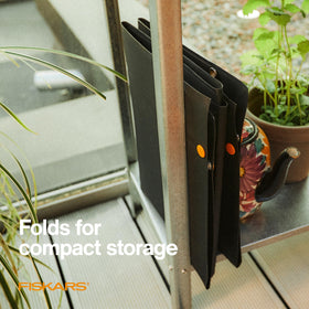 Fiskars repotting mat water-resistant nylon is easy to wipe clean after use.