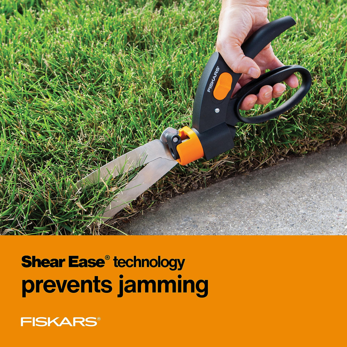 Fiskars Nyglass body delivers durable, lightweight design for comfortable garden use.