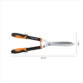 Fiskars shock-absorbing bumpers, minimizes vibrations for steadier trimming.