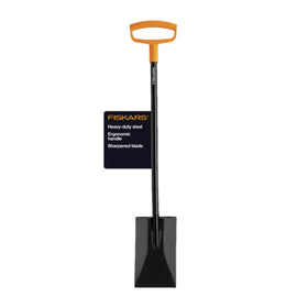 Fiskars Square Garden Spade blade edge for clean edging and precise soil cutting.