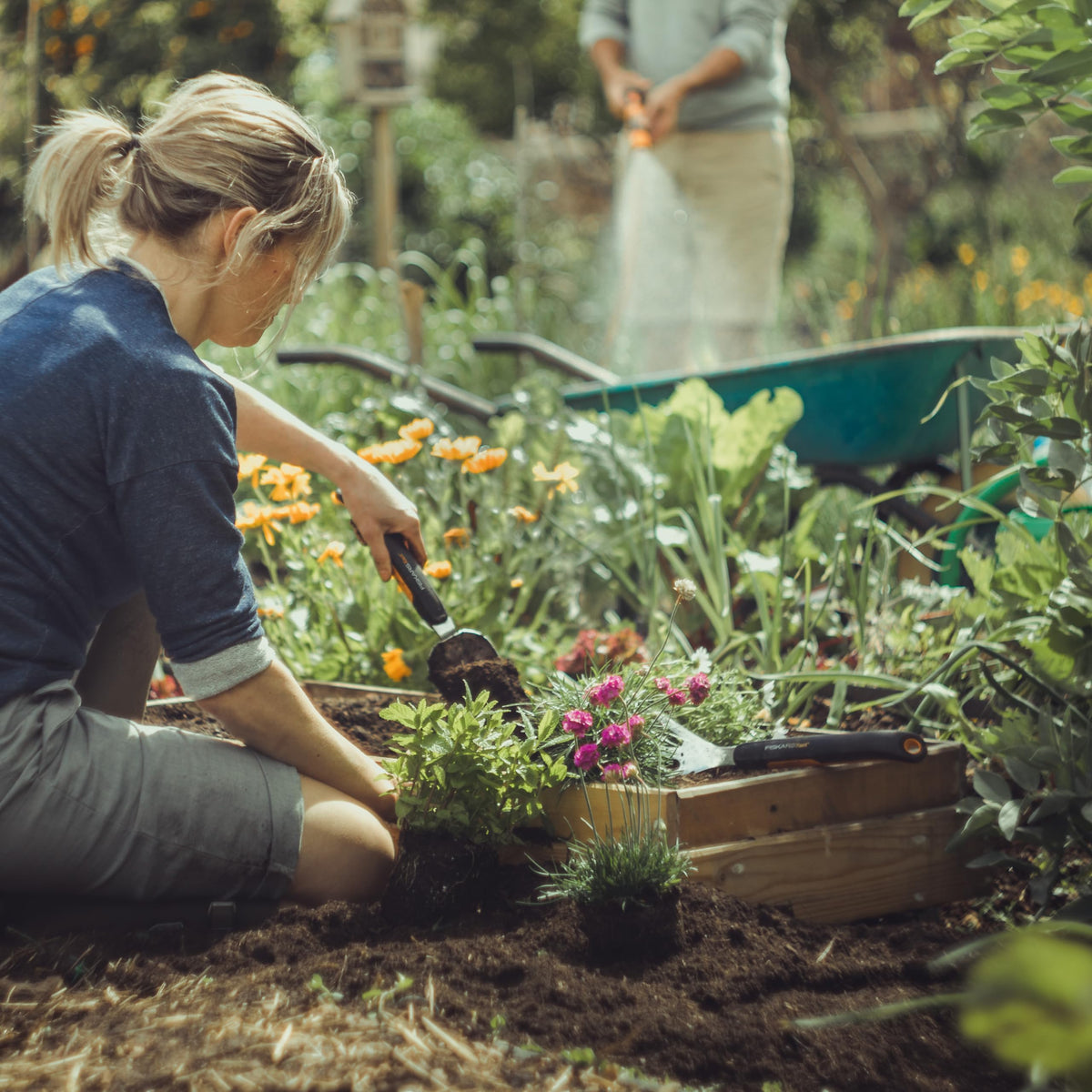 Fiskars Xact Cultivator hang hole enables easy storage after use.