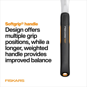 Fiskars Xact rust-resistant steel head withstands heavy garden tasks.