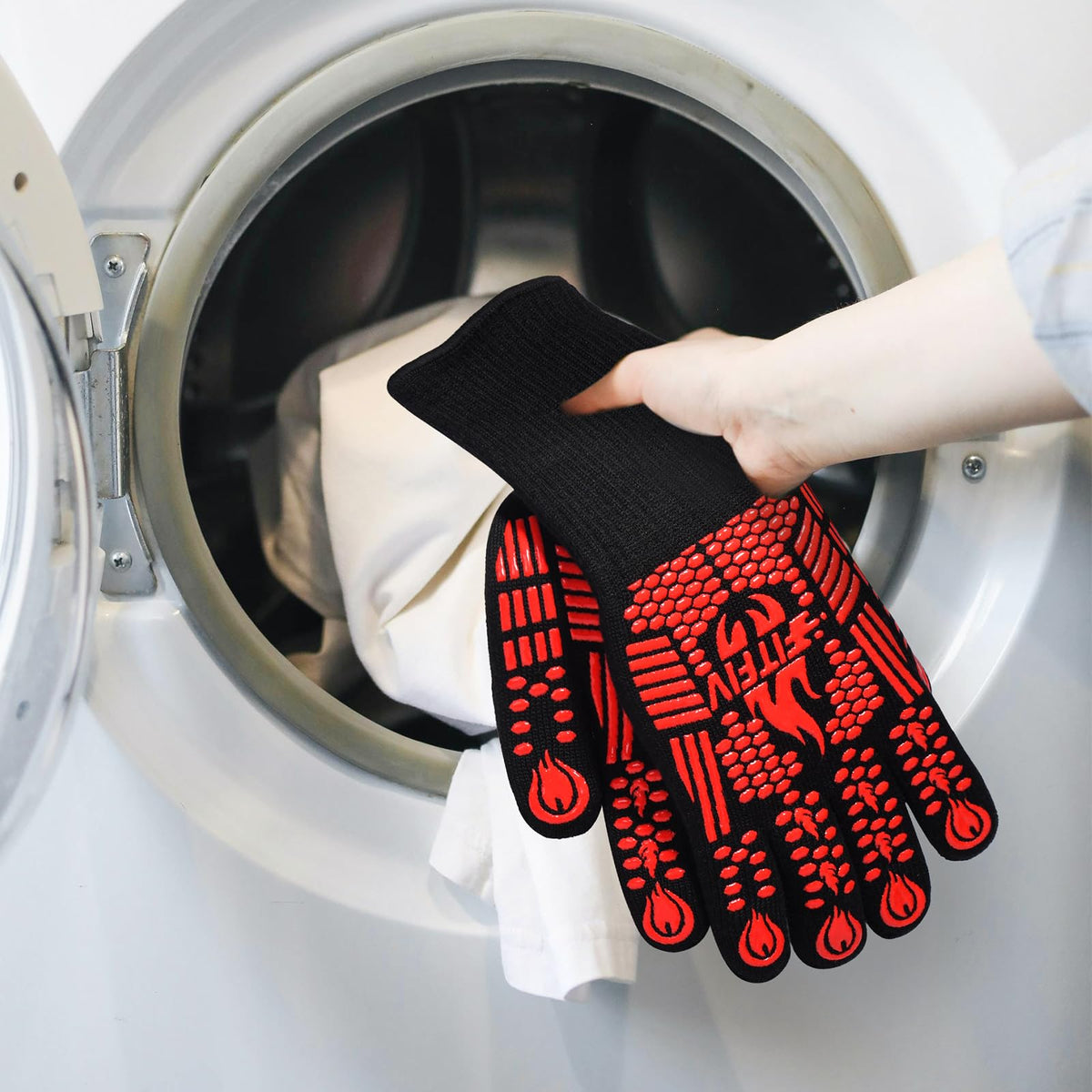FITFIV BBQ gloves easy-clean demonstrates machine-washable convenience after grilling