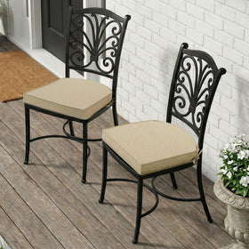 Fitfree fade-resistant cushions stay vibrant under strong sun exposure