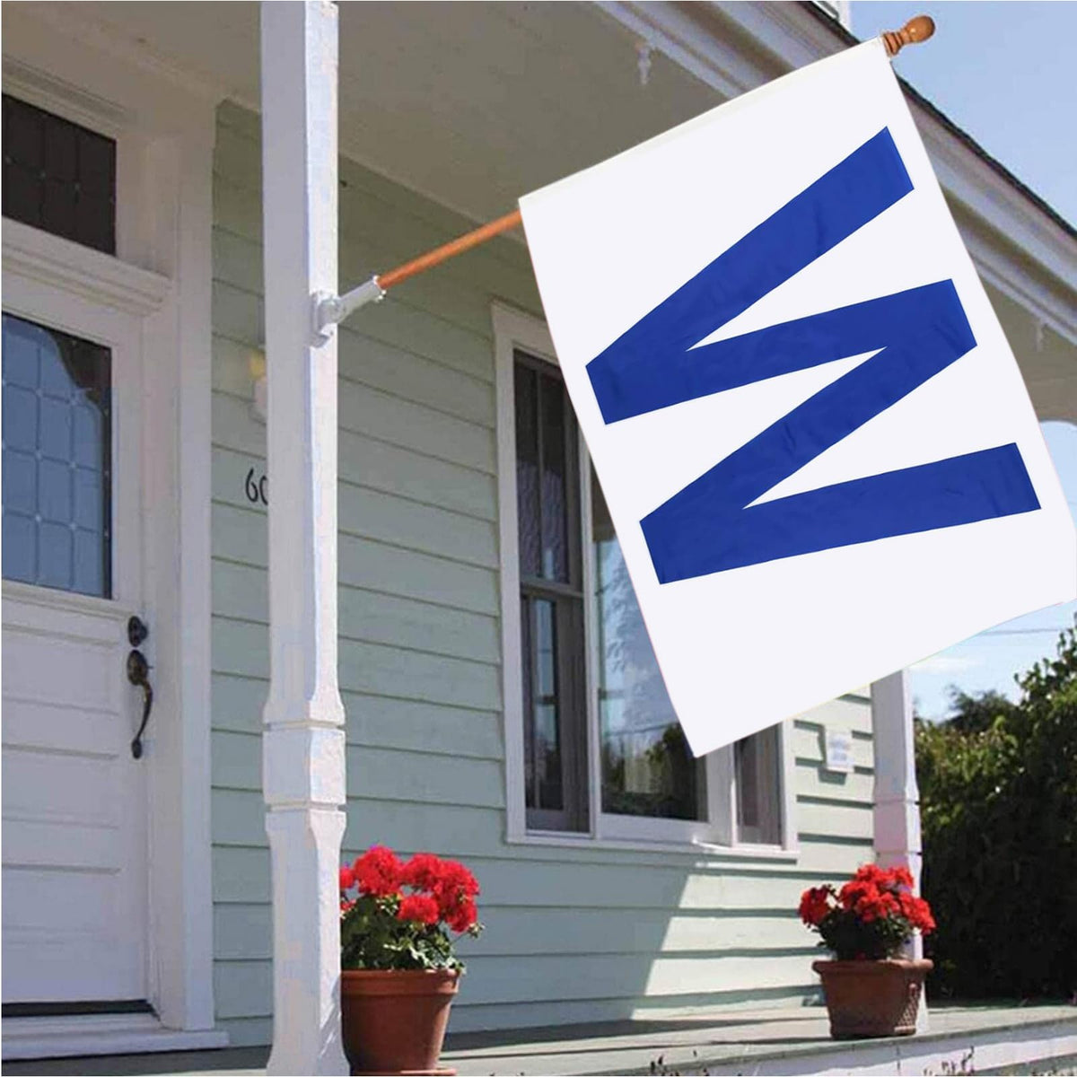 Flagburg Chicago W Win flag with brass grommets for secure hanging