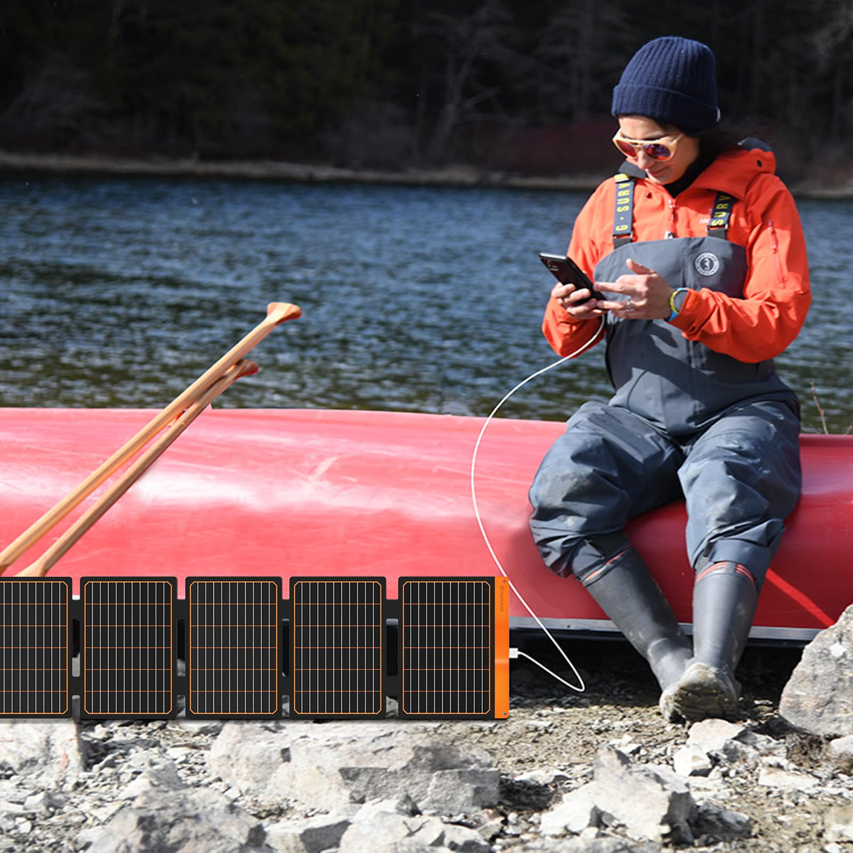 FlexSolar 60W LED indicator reveals charging status clearly.