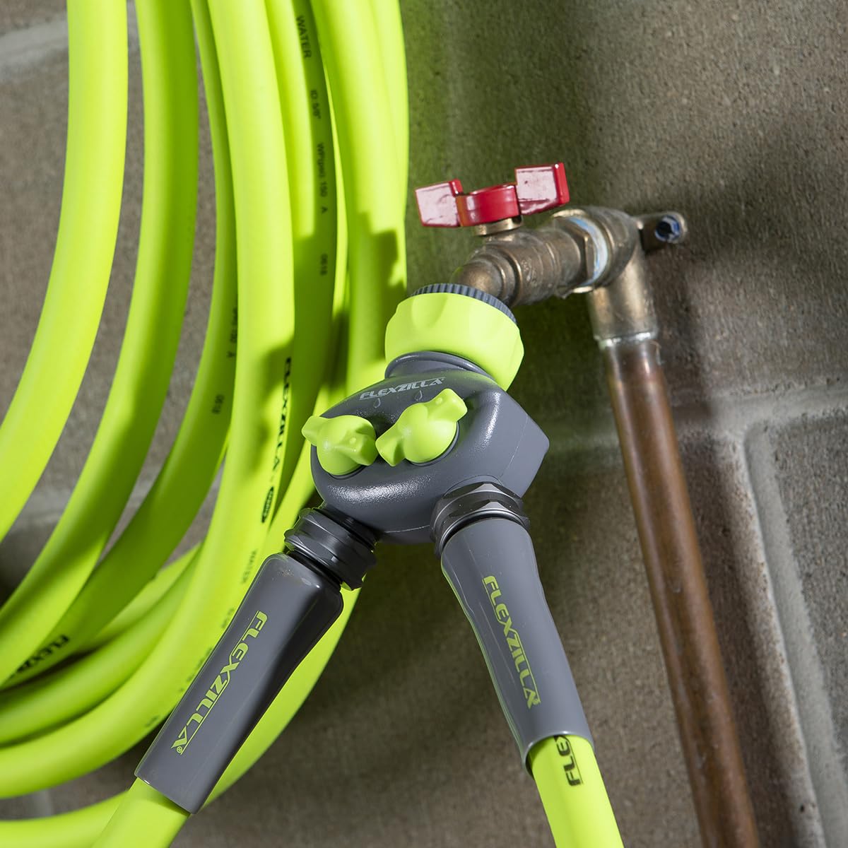 Durable, leak-free O-Ring seal for reliable outdoor use.