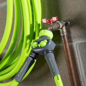 Durable, leak-free O-Ring seal for reliable outdoor use.