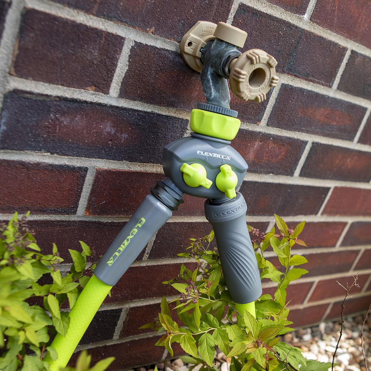 Spigot adapter included for standard hose and sprinkler compatibility.