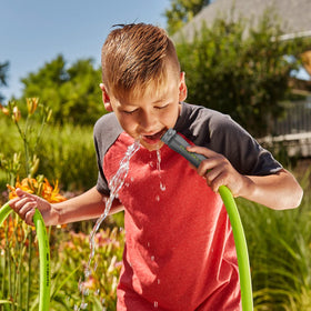 Abrasion-resistant outer cover provides durability for rugged outdoor use.