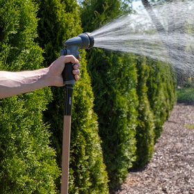 Flexzilla Colors lead-in lightweight design for effortless yard maneuvering.