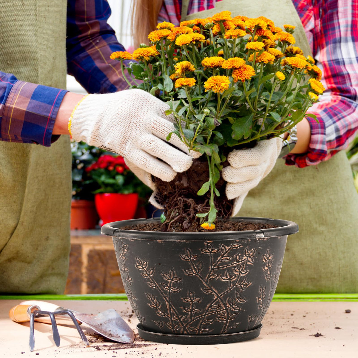 Flowyypo retro etched design pot adds vintage charm to any space.