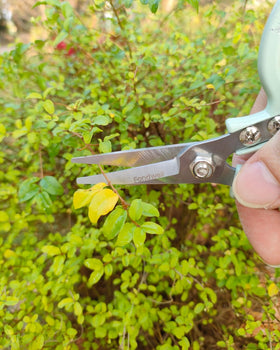 Fondwell corrosion-resistant-blades resist moisture for year-round garden use