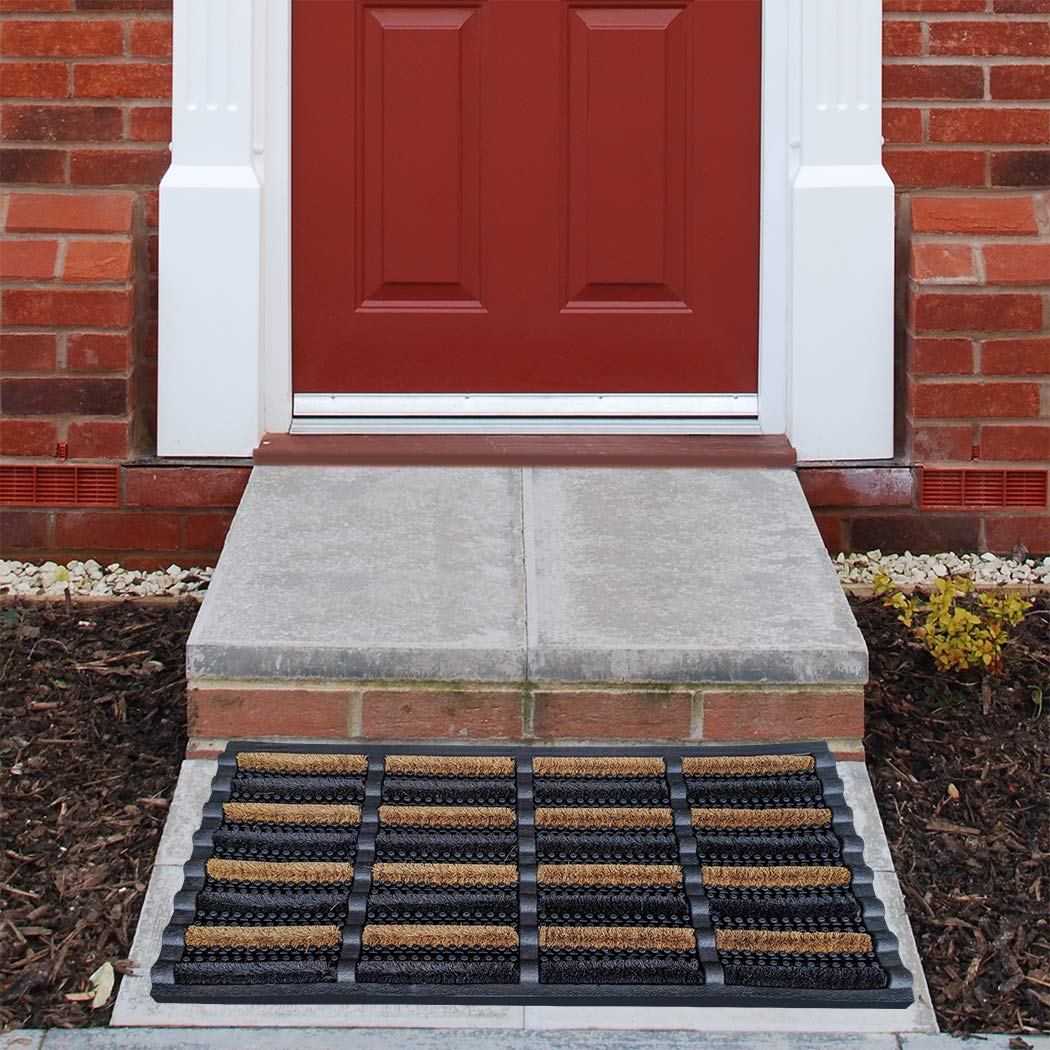 FOOTMATTERS Ninamar all-weather resistant mat stands up to elements