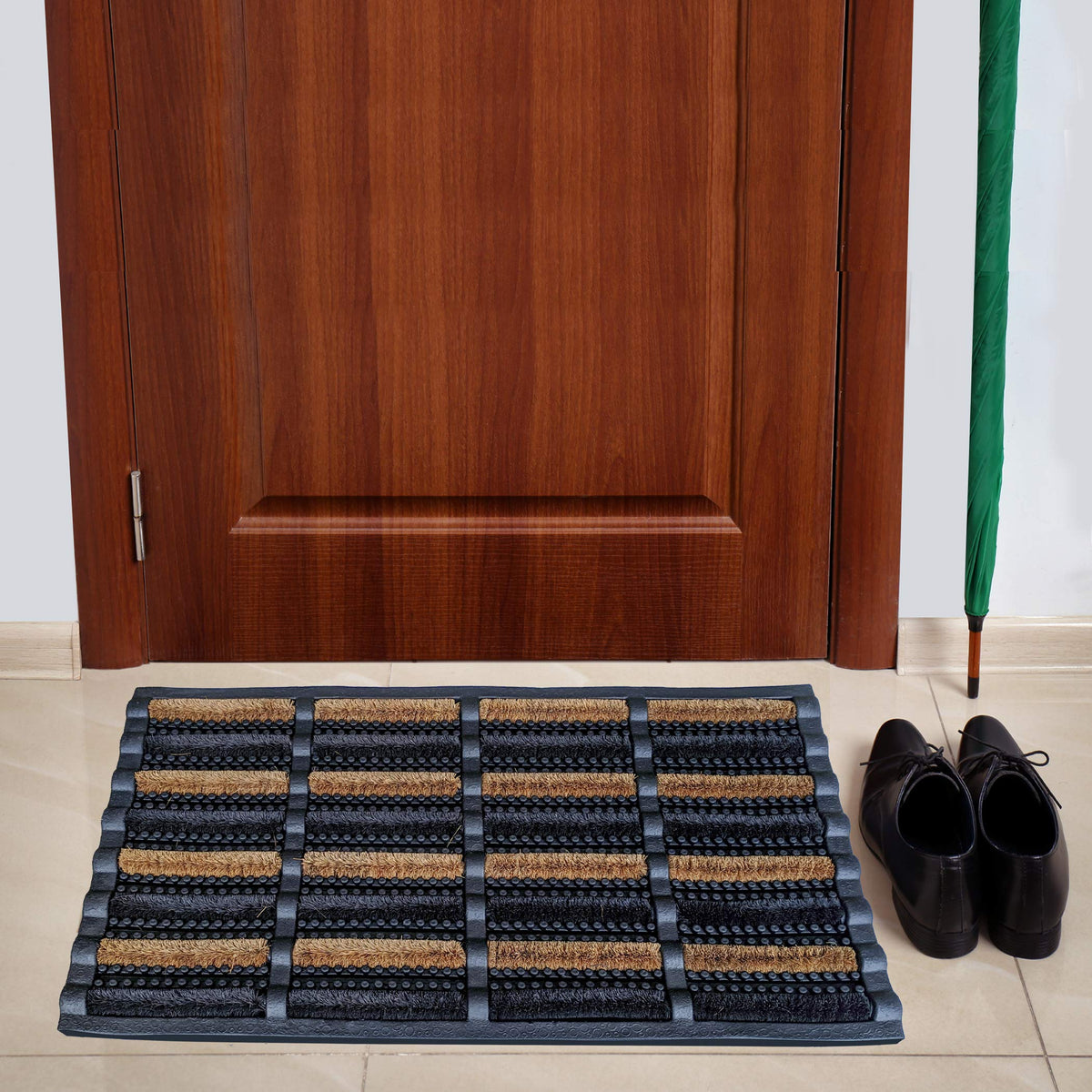 FOOTMATTERS Ninamar easy-clean design keeps entryways neat