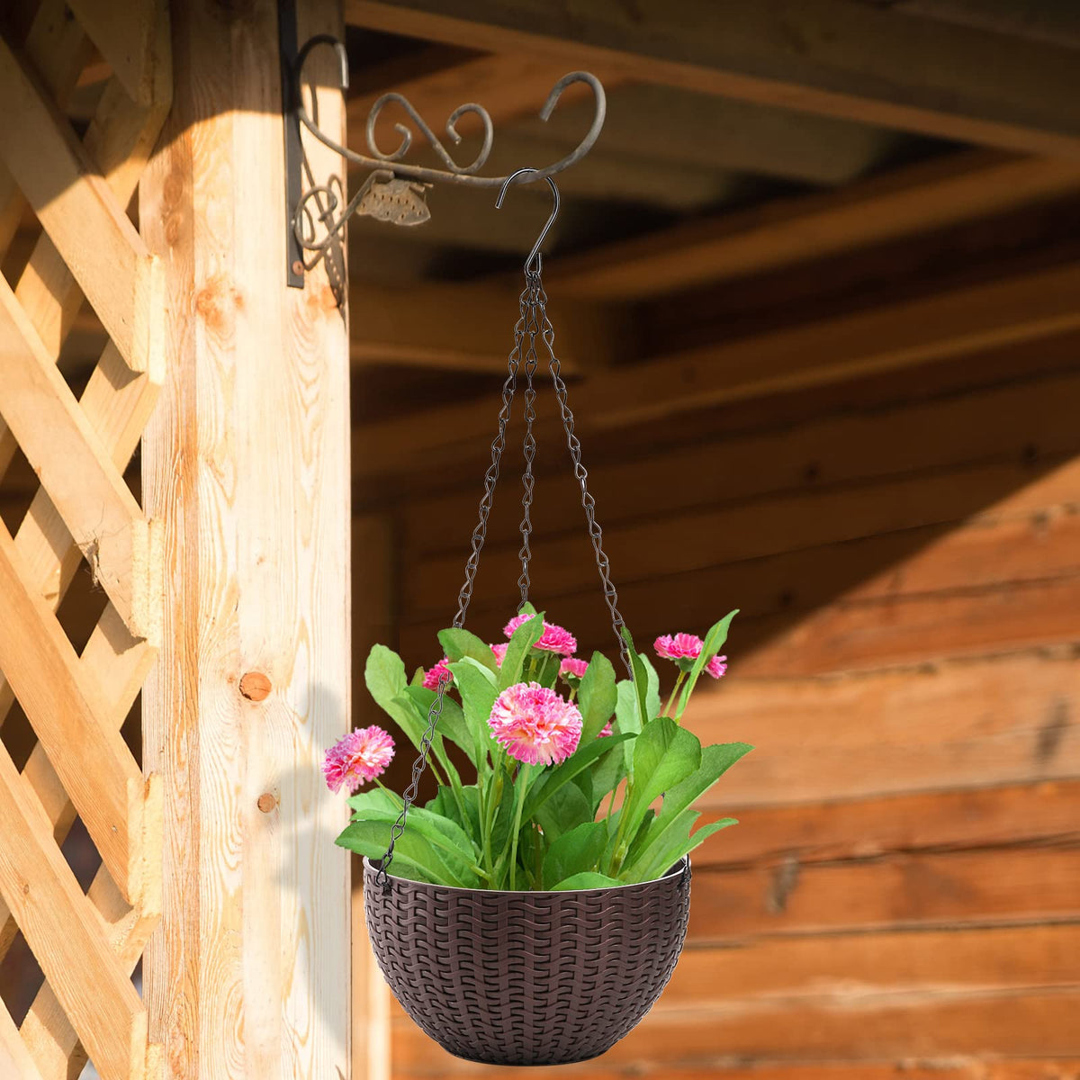 Foraineam versatile planter ideal for indoor and outdoor displays.