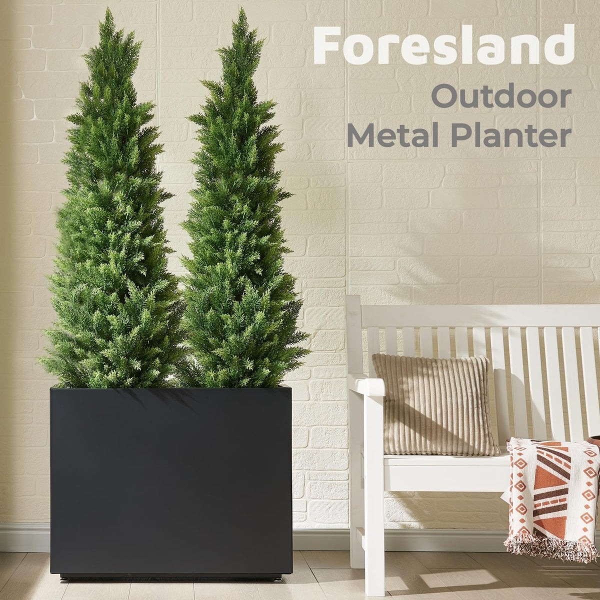Foresland planter showing span divider for flexible spacing and mixed heights.