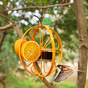 Stylish garden feeder ideal as a gift for bird lovers and gardeners.