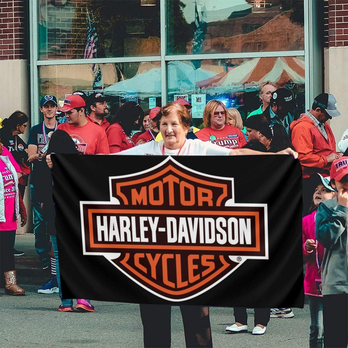 FOVLWYT Sarah Scott flag durable fabric resists fraying in all seasons.