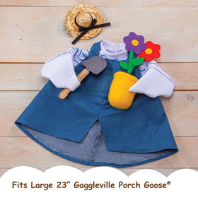 Tiny shovel detail lets the goose look ready to tend beds.