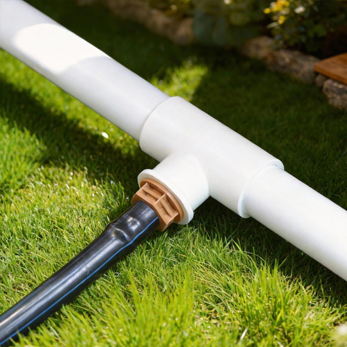 FoxRose locking mechanism prevents slip-outs and leaks under pressure