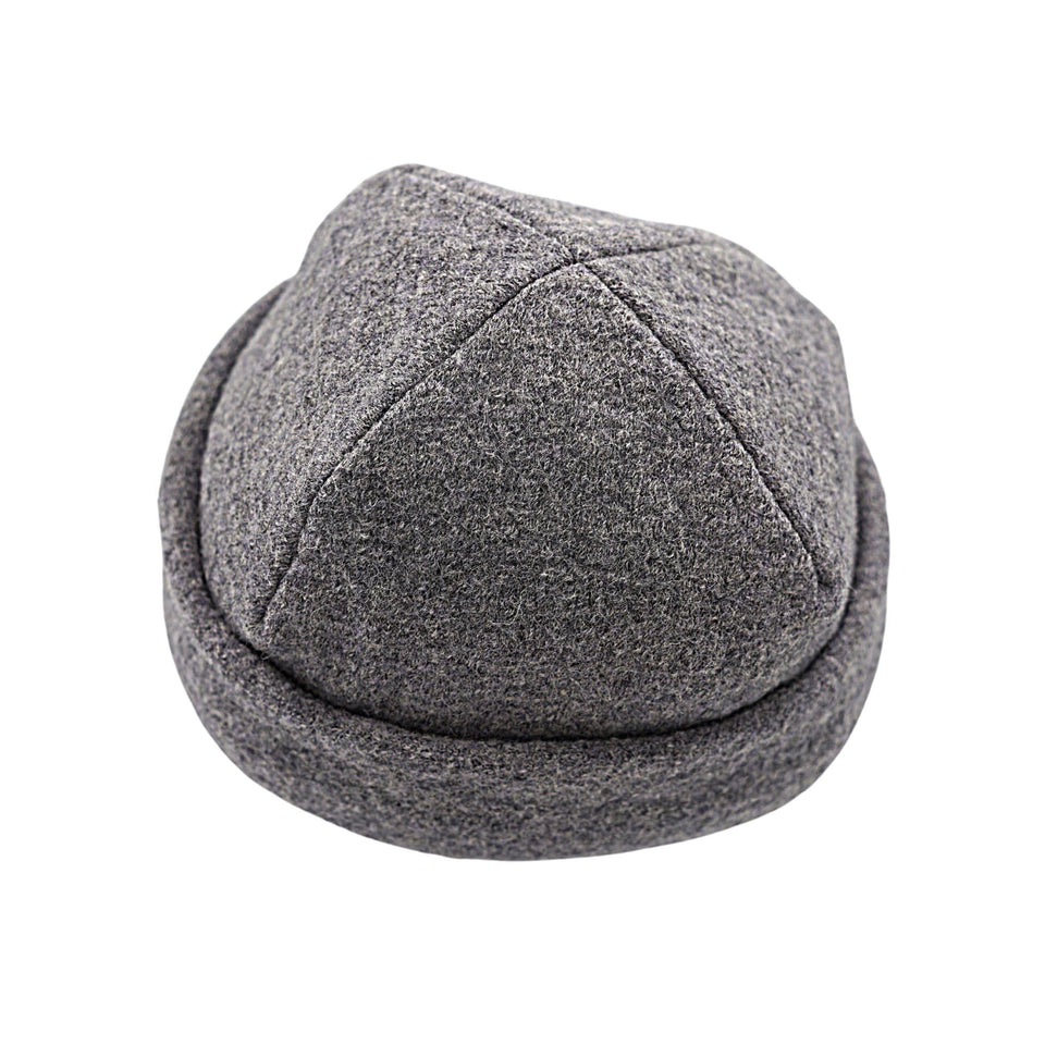 frihed sauna hat WoolWalk front view shows slim, flexible fit for all hair lengths