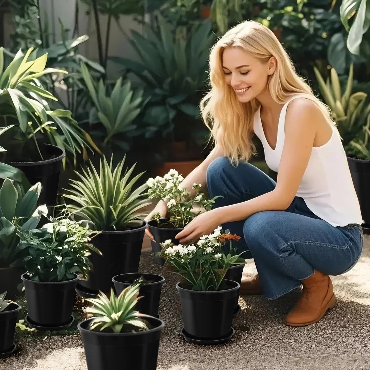 FUIJOL indoor-outdoor 2-gallon planter for various spaces