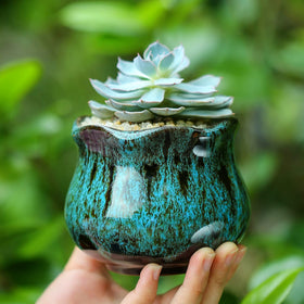 Fulloog eco-friendly packaging protects fragile pieces during shipping