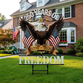 Fumete American flag accents enhance lawn curb appeal