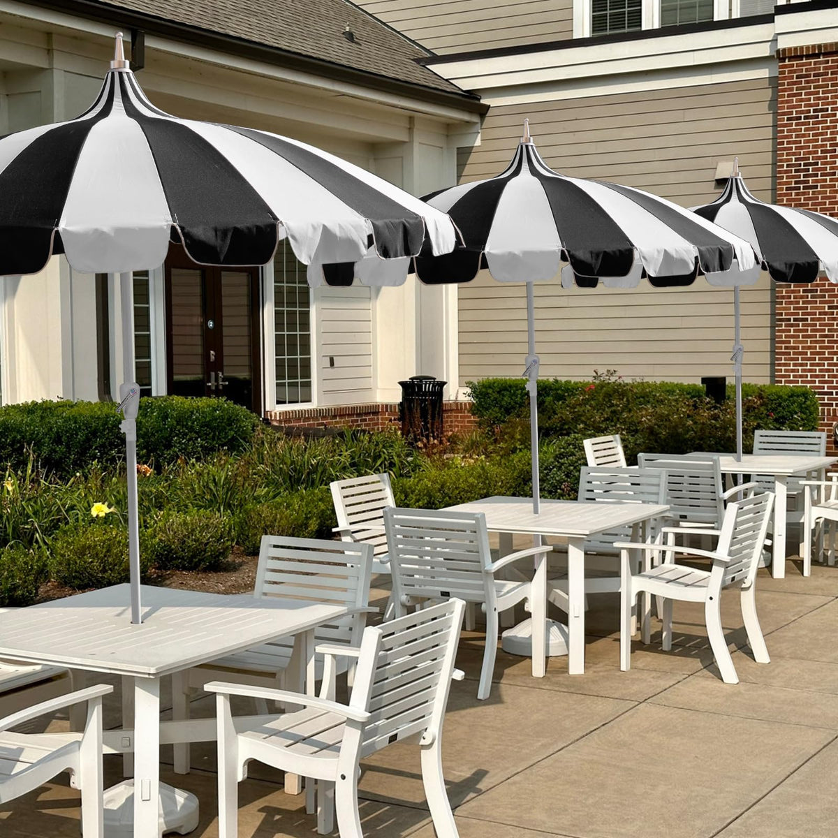 Funsite heavy-duty pole and ribs provide sturdy outdoor support