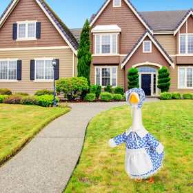 FuWeave decor enhances seasonal yard displays.