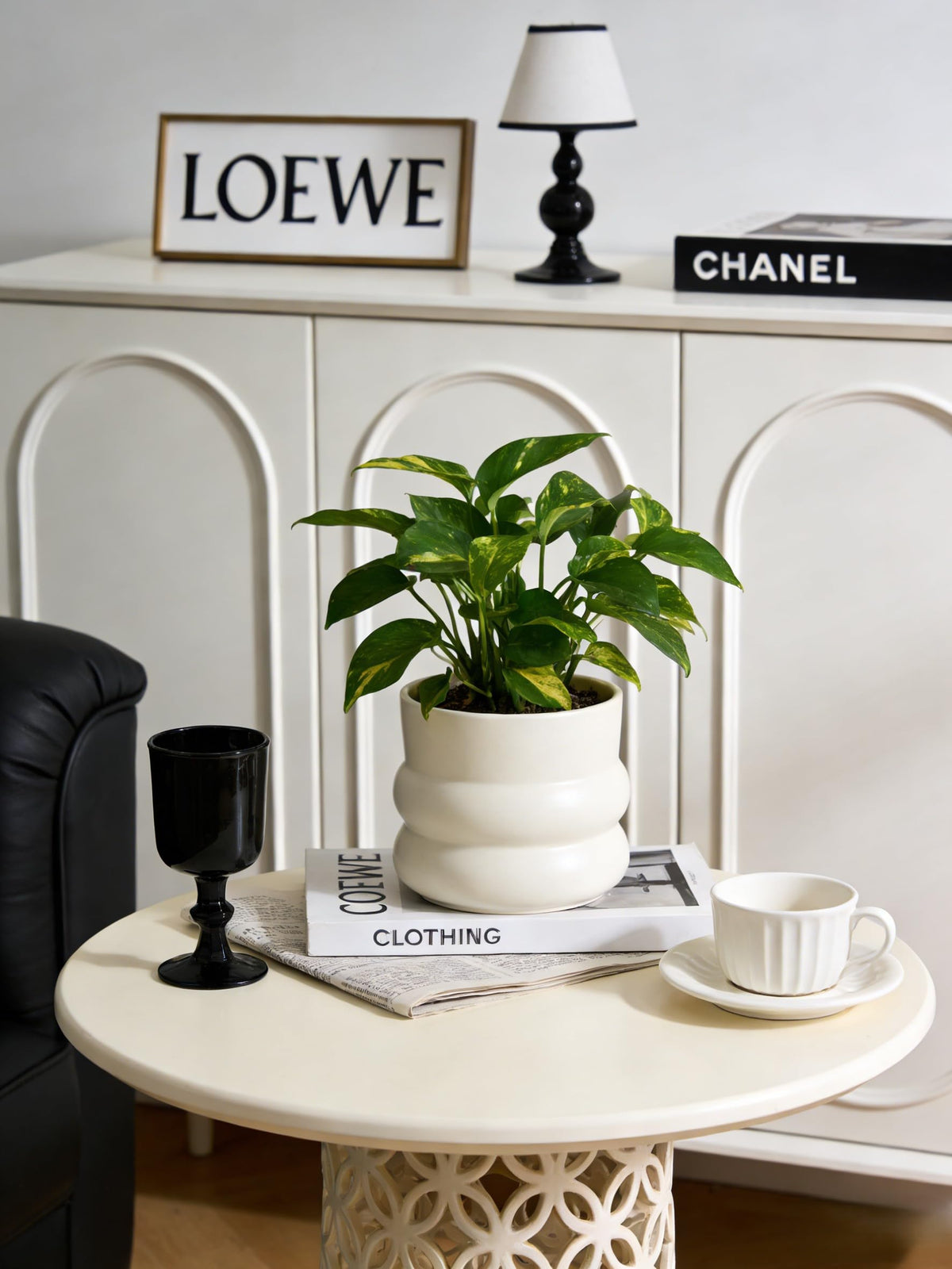 FUYHE ceramic planter top view showing creamy white finish for any room