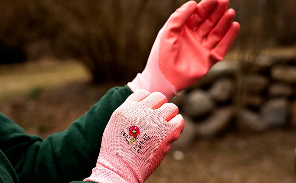 G & F Products gloves show texture grip for precise weeding and pruning.
