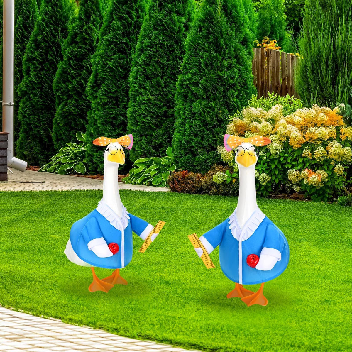 GANSHAYA durable fabric keeps the goose outfit soft and long-lasting.