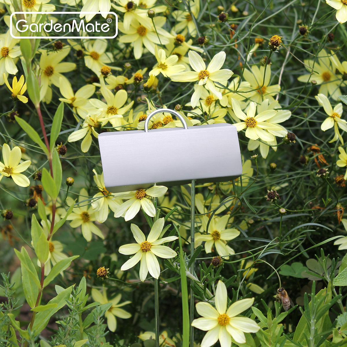 GardenMate label area 3.5 by 1.25 inches provides ample writing space for names.