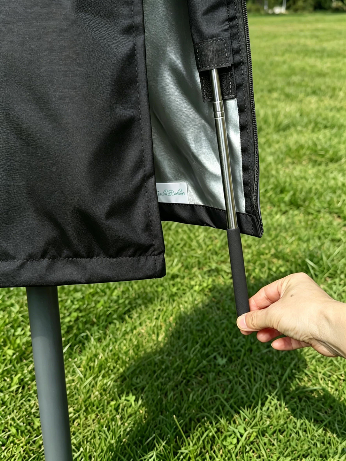 Garden Balsam wind-resistant cover with a drawstring bottom stays secure.