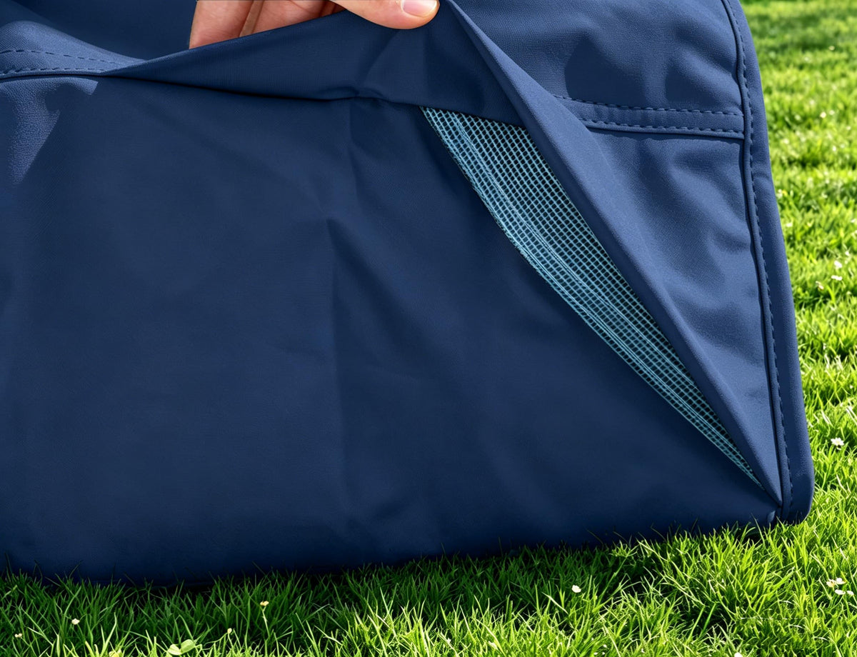 Garden Balsam cover features a zipper closure for easy on and off.